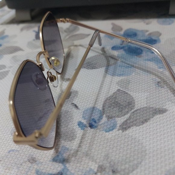 2 Pairs of Sunglasses Pink Gold - Picture 3 of 7